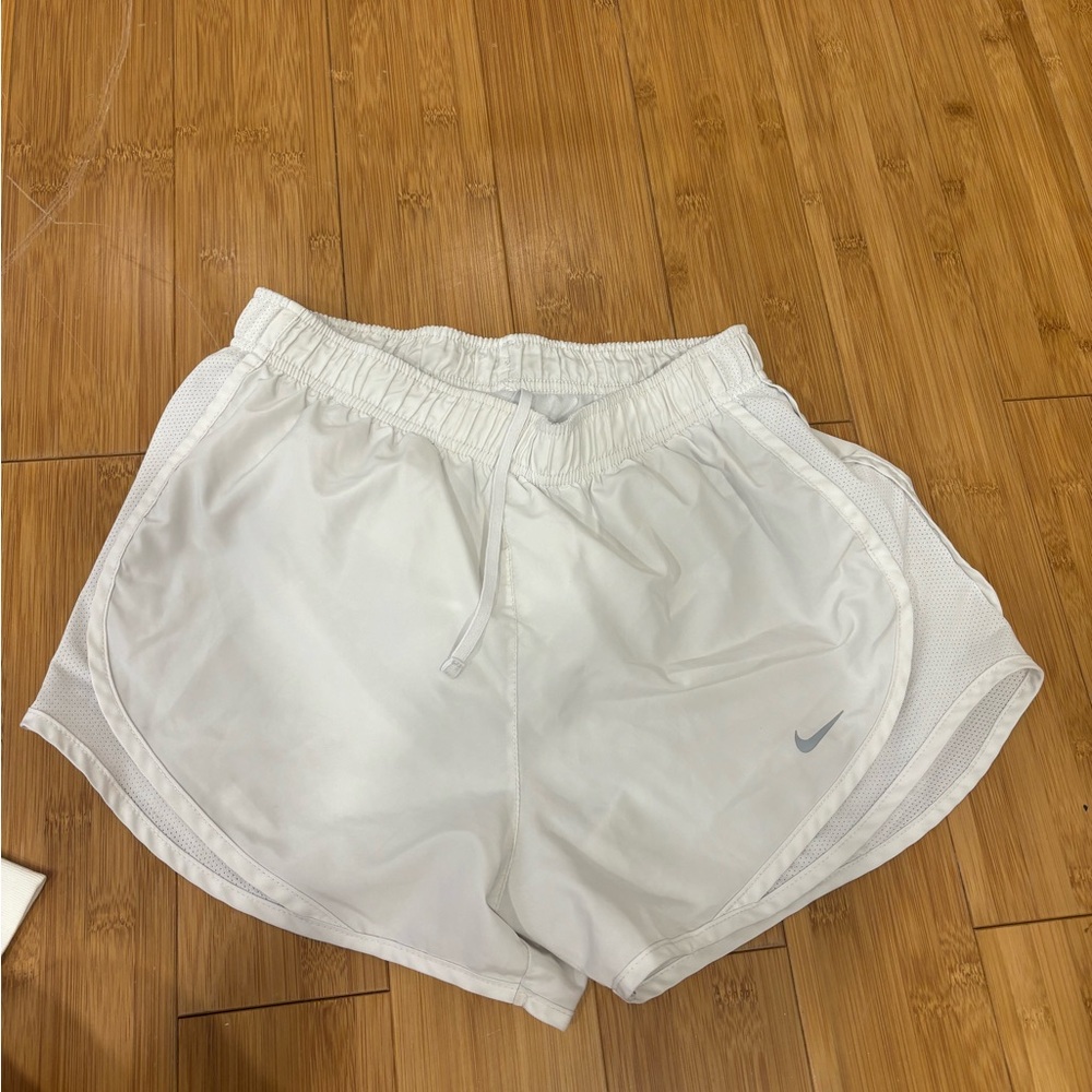 Nike White Athletic Shorts Lightweight Elastic Waist